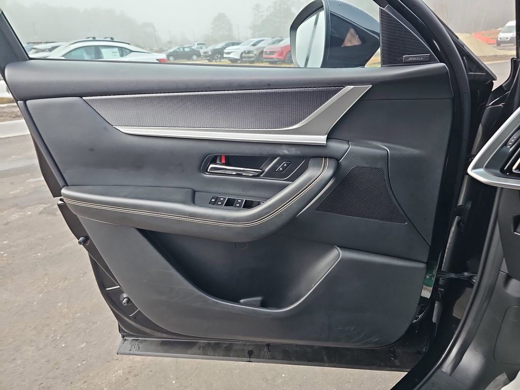 Used 2024 MAZDA CX-90 Plug-In Hybrid w/ Premium Pkg image 32