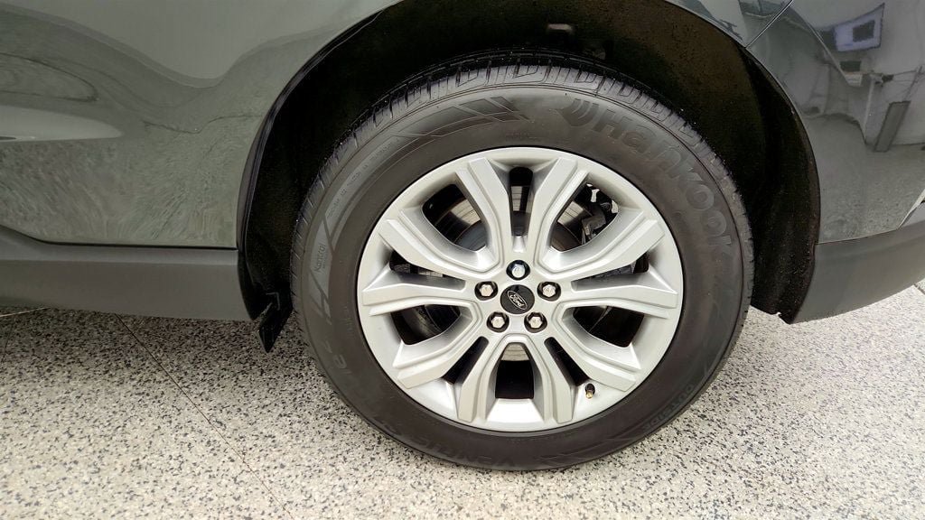Used 2024 Ford Edge Titanium AWD/4WD image 9