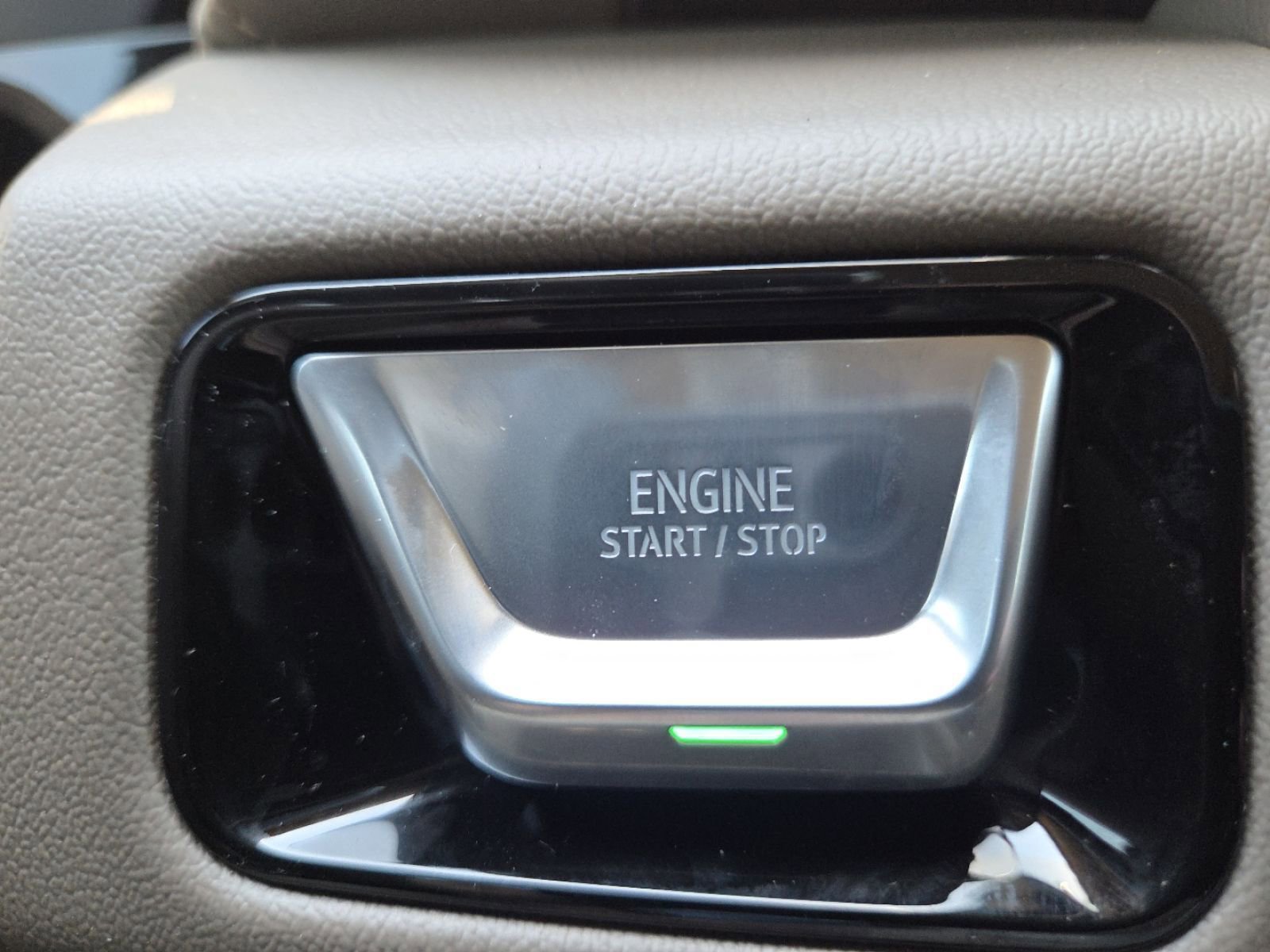 New 2026 GMC Yukon Denali w/ Sun & Power Step Package image 11