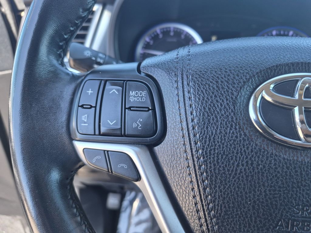 Used 2018 Toyota Highlander XLE image 21