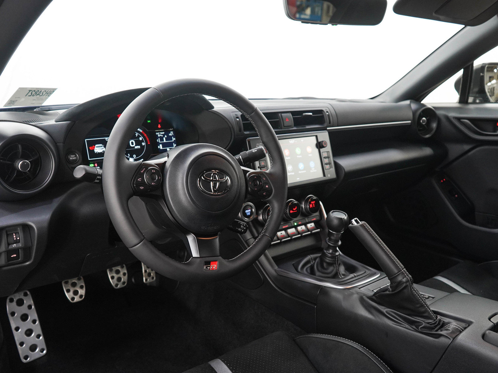 Used 2025 Toyota GR86 Premium w/ ALL Weather Mat Package (TMS) RWD image 16