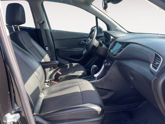 Used 2022 Chevrolet Trax LT w/ LT Convenience Package FWD image 15