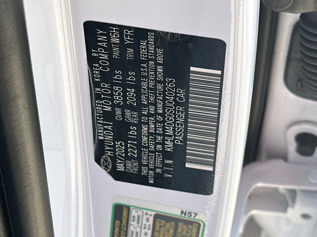 Certified 2025 Hyundai Elantra Sport FWD image 34