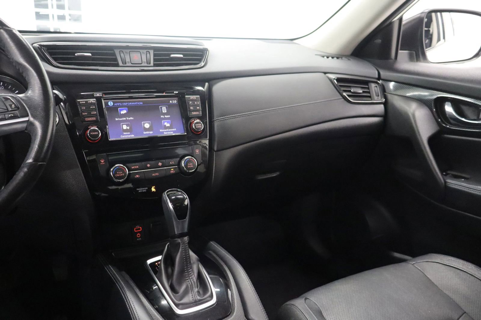 Used 2017 Nissan Rogue SL w/ SL Premium Package AWD/4WD image 32