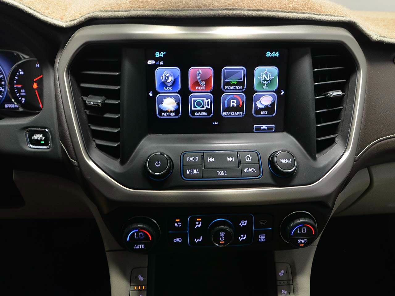 Used 2018 GMC Acadia Denali w/ Technology Package FWD image 18