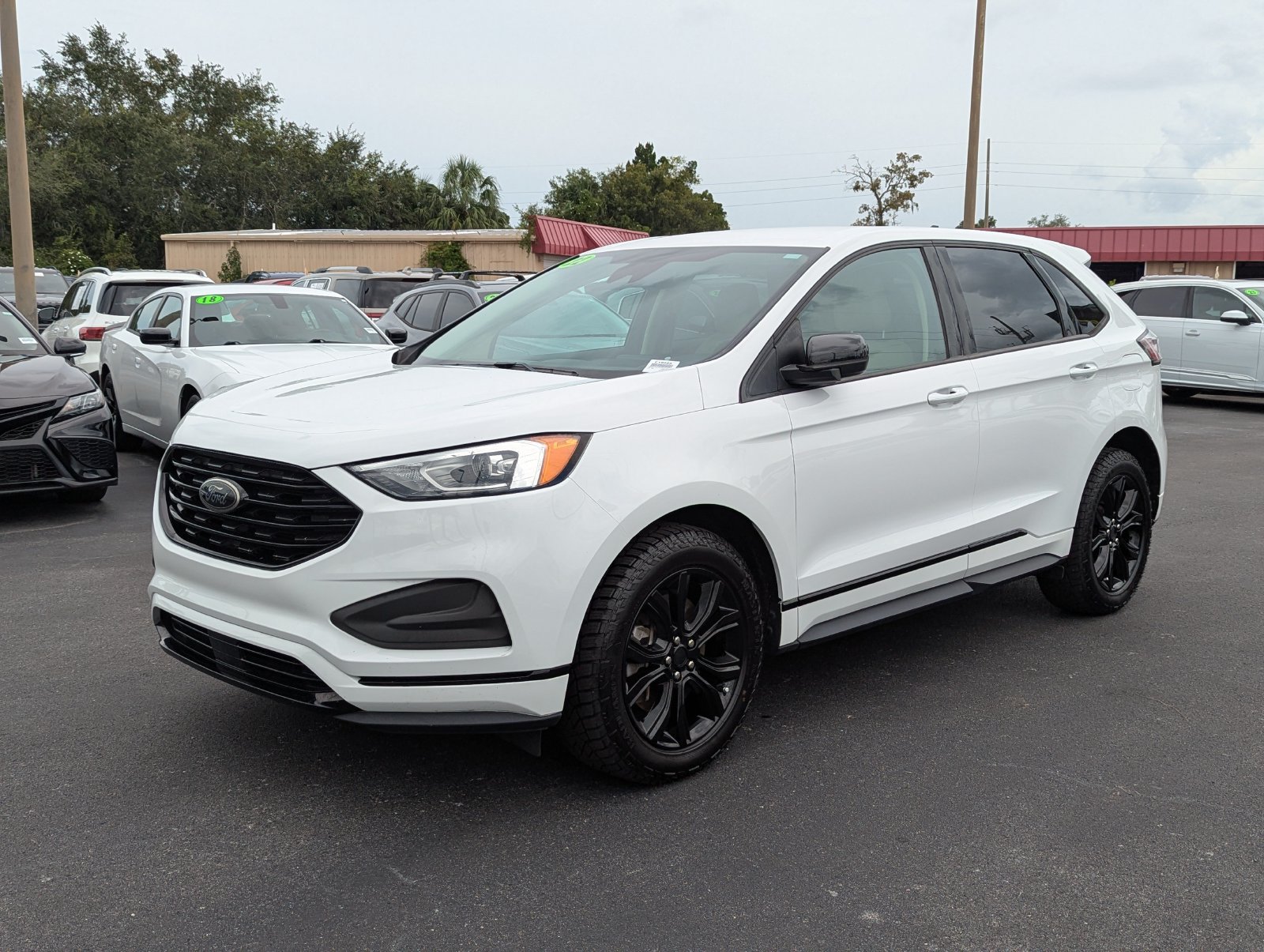 Used 2022 Ford Edge SE w/ Black Appearance Package AWD/4WD image 9