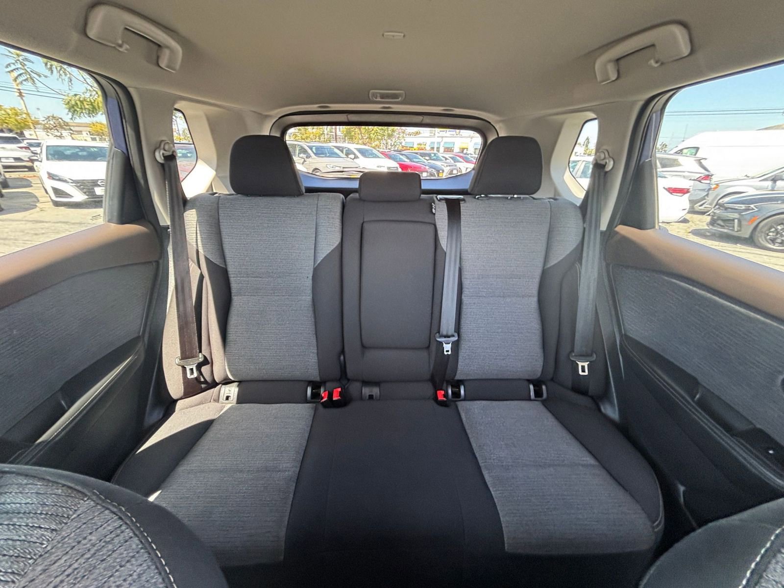 Used 2023 Nissan Rogue SV FWD image 39