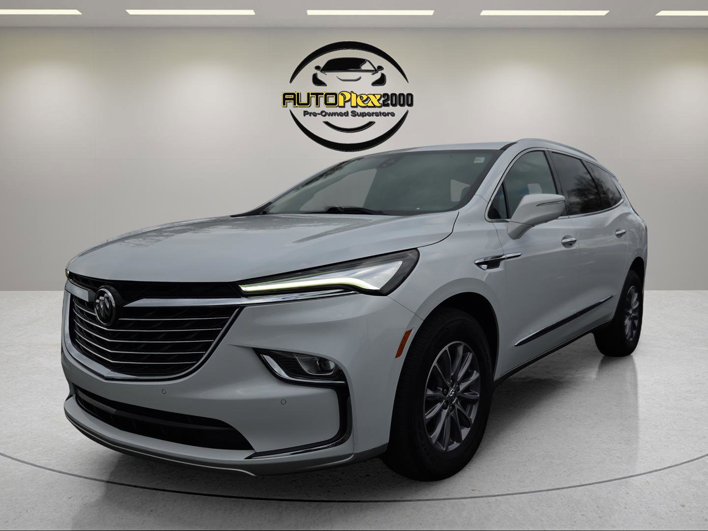 Used 2024 Buick Enclave Premium image 3