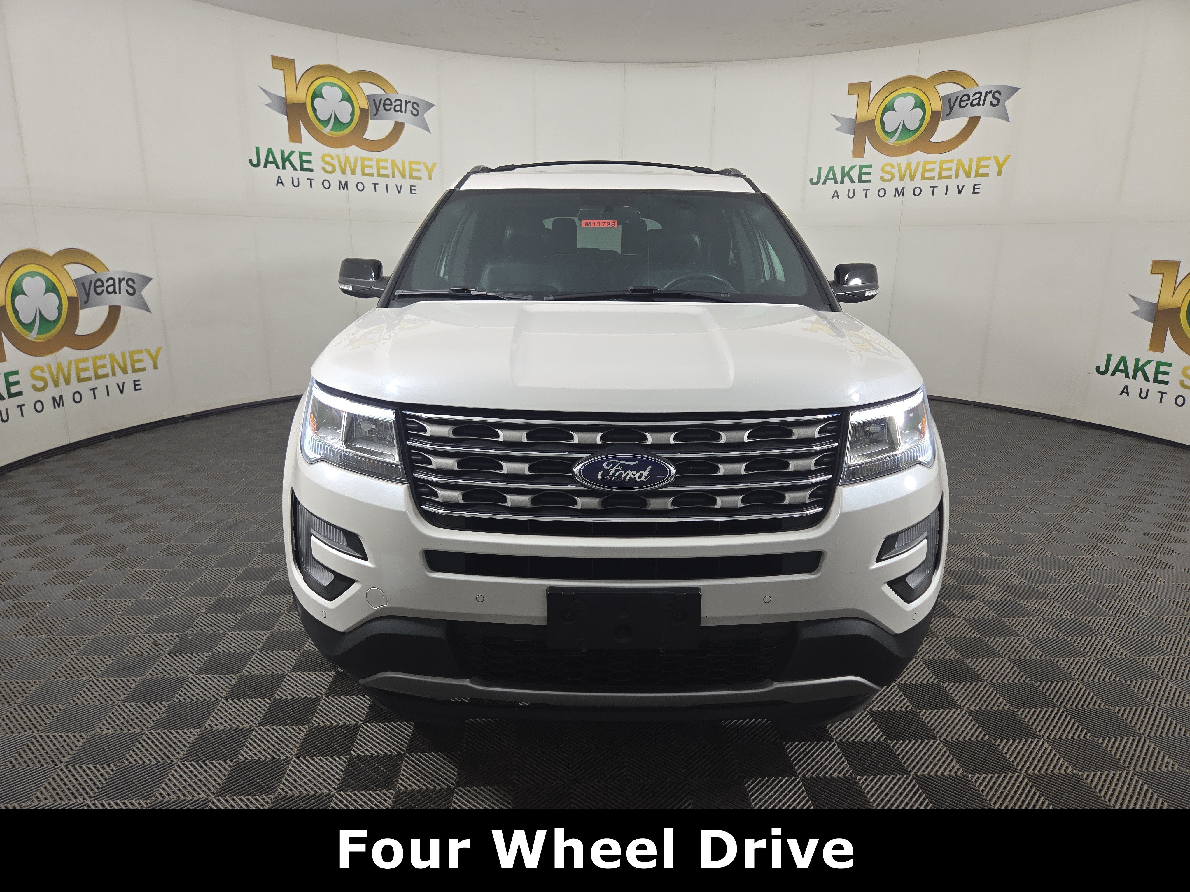 Used 2017 Ford Explorer XLT w/ Equipment Group 202A AWD/4WD image 3