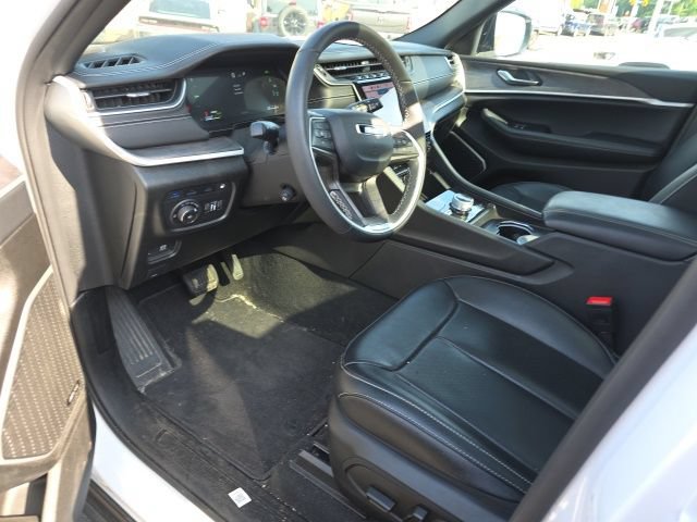 Used 2024 Jeep Grand Cherokee Limited 4xe w/ Luxury Tech Group II AWD/4WD image 14