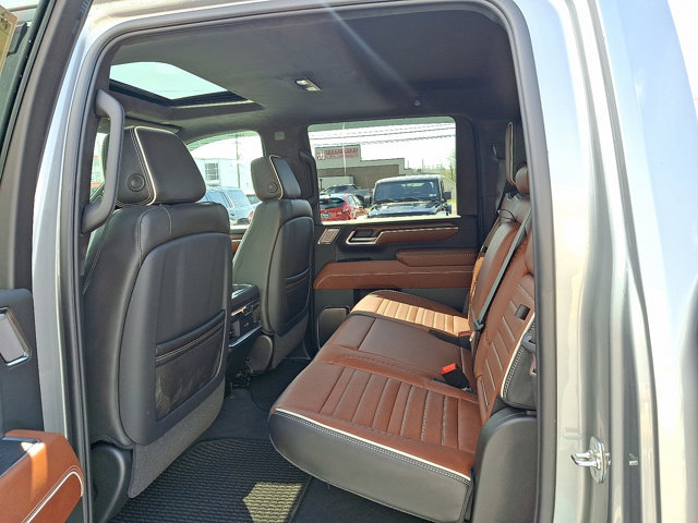 Used 2025 GMC Sierra 2500 Denali Ultimate AWD/4WD image 10