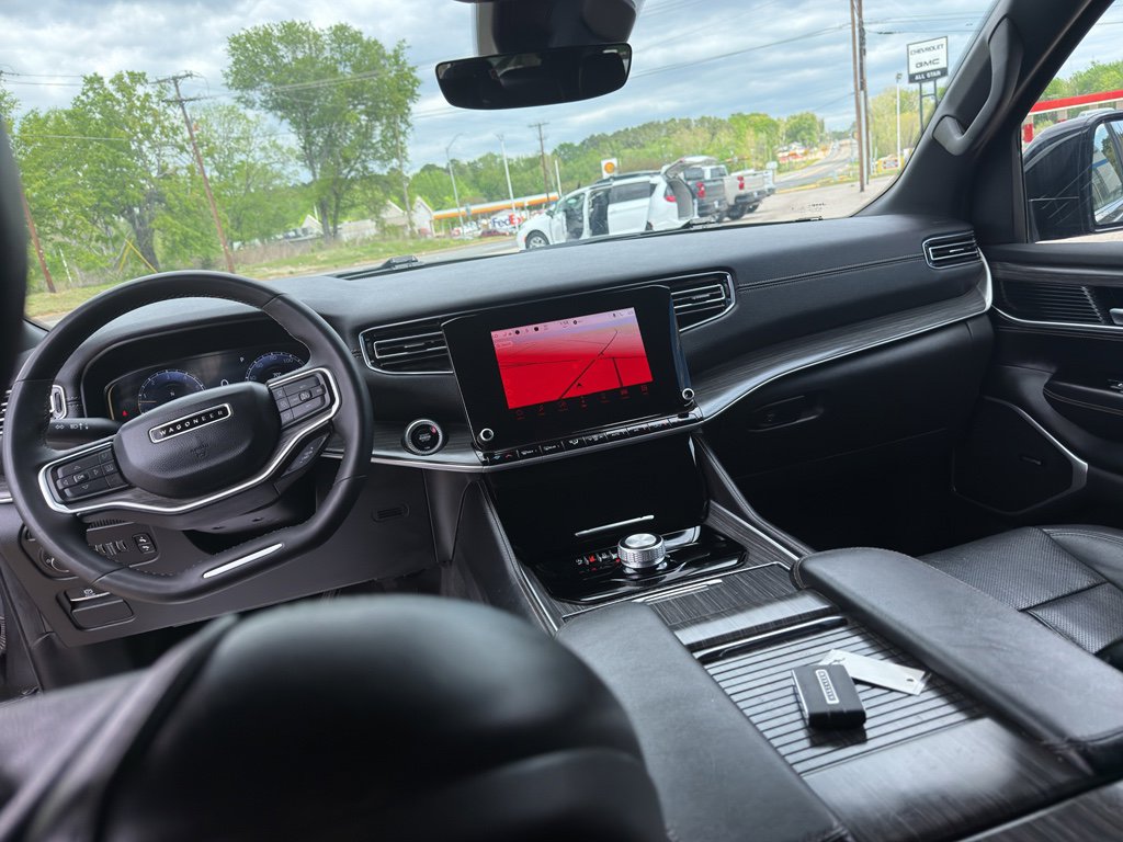 Used 2024 Jeep Wagoneer L Series II image 36