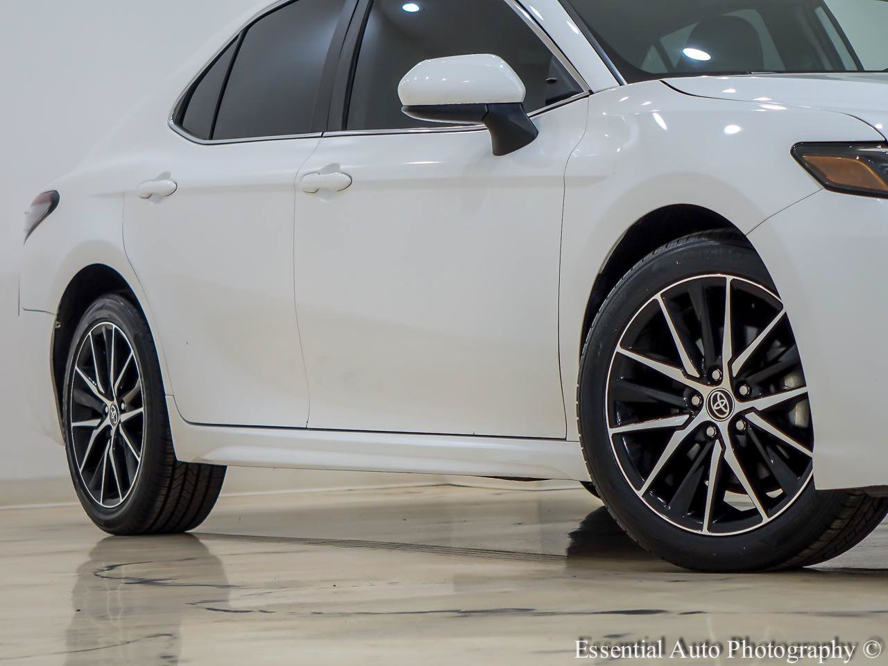 Used 2021 Toyota Camry SE FWD image 4