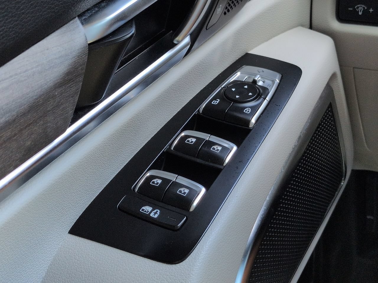 Used 2022 Kia Telluride SX w/ SX Prestige Package AWD/4WD image 25