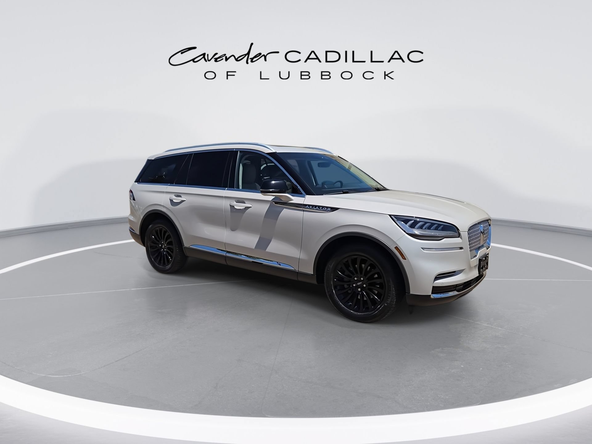 Used 2023 Lincoln Aviator 2WD w/ Premium Package image 2