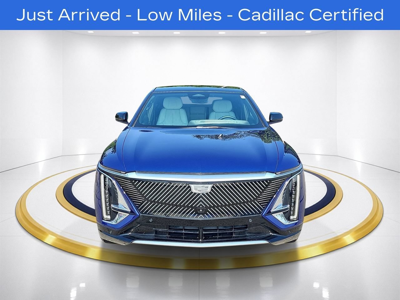 Certified 2024 Cadillac Lyriq Luxury AWD/4WD image 2