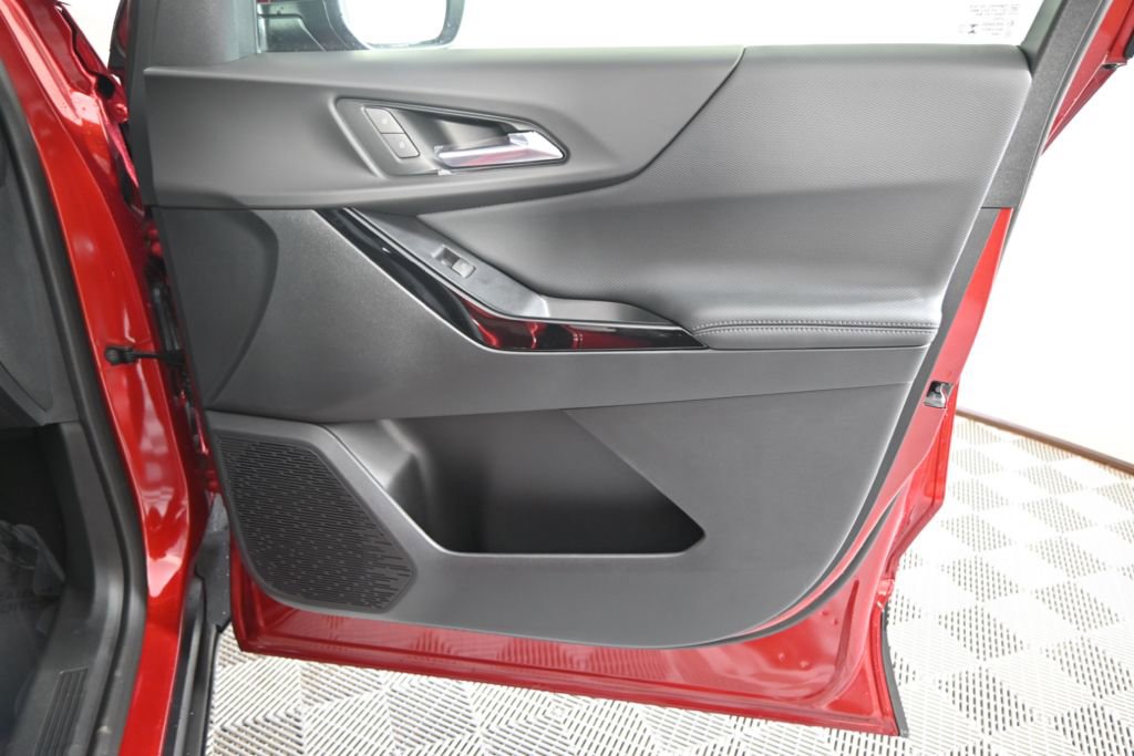 New 2026 Chevrolet Equinox LT w/ Convenience Package II image 12