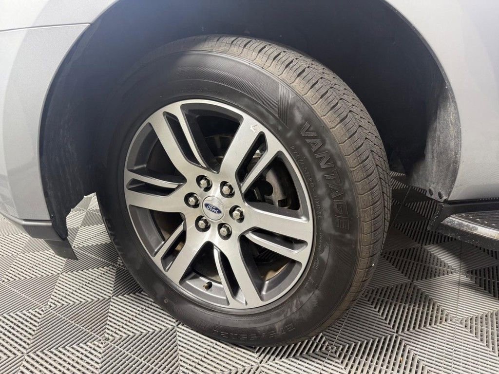 Used 2023 Ford Expedition Max Limited image 13