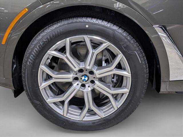 New 2026 BMW X7 xDrive40i w/ Premium Package image 10