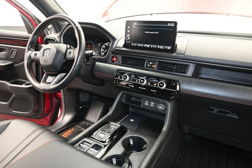 Certified 2025 Honda Pilot TrailSport image 28