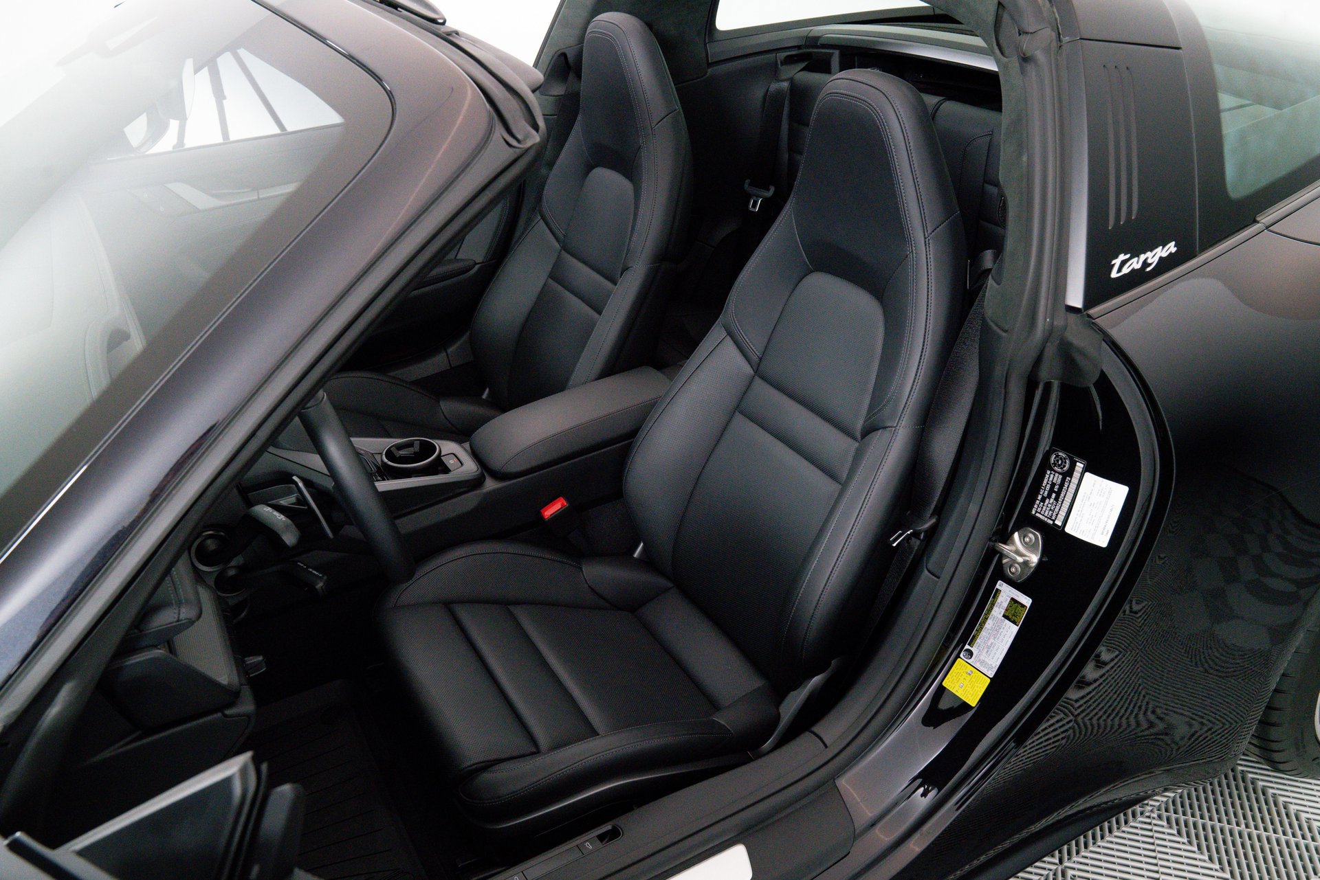 Used 2024 Porsche 911 Targa 4S w/ Premium Package image 17