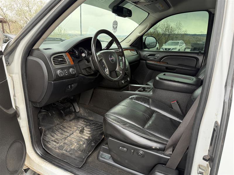 Used 2007 GMC Sierra 2500 SLT w/ Z71 Off-Road Package AWD/4WD image 8
