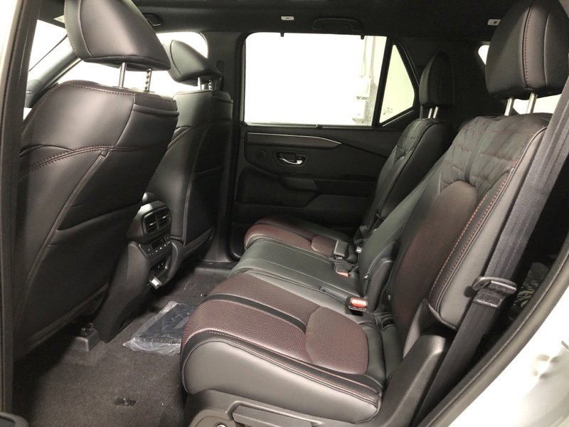 New 2026 Honda Pilot Black Edition image 17