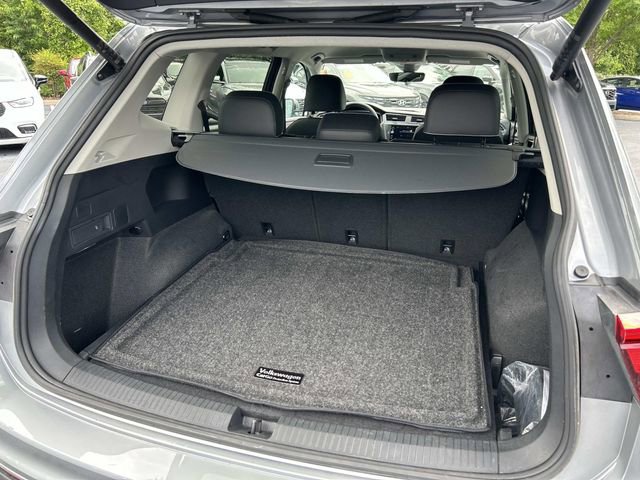 Used 2024 Volkswagen Tiguan SE AWD/4WD image 12