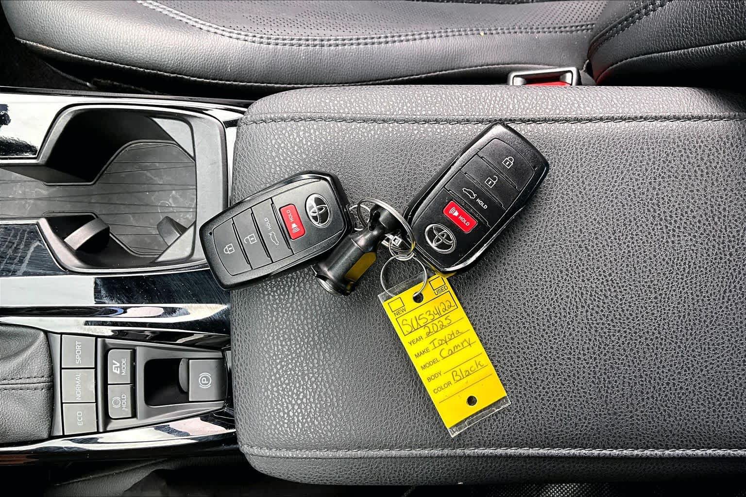 Used 2025 Toyota Camry XSE AWD/4WD image 15