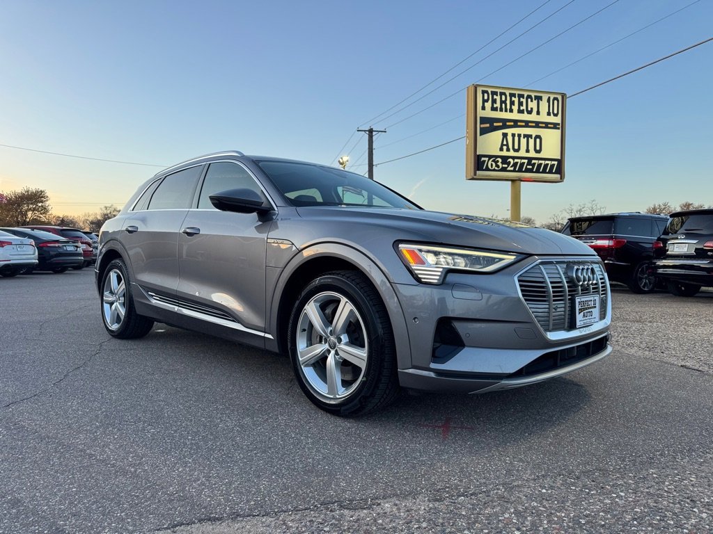 Used 2019 Audi e-tron Premium Plus image 1