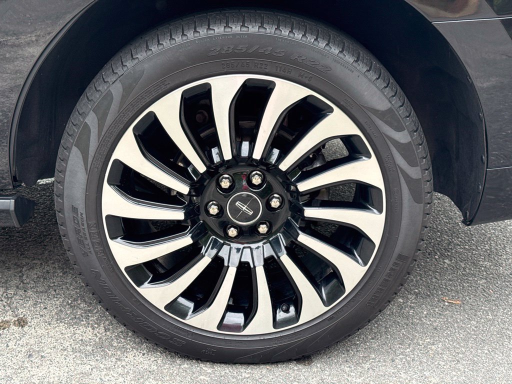 Used 2022 Lincoln Navigator Black Label AWD/4WD image 13