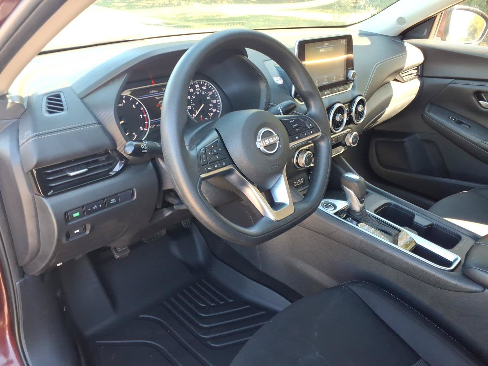Used 2025 Nissan Sentra SV FWD image 15