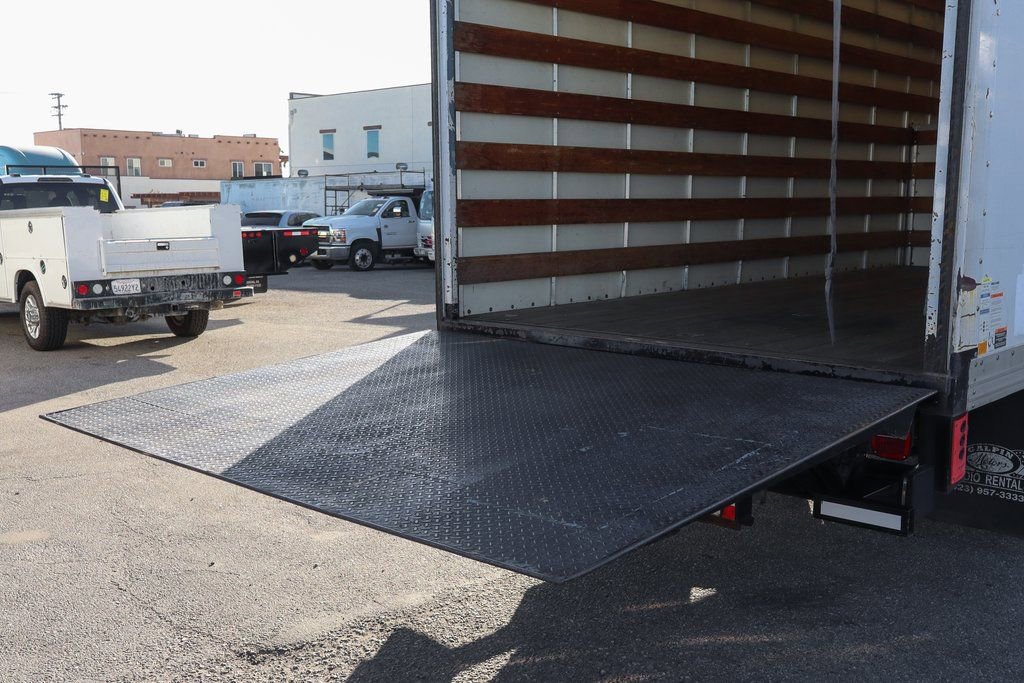 Used 2017 Ford F550 2WD Regular Cab Super Duty image 10