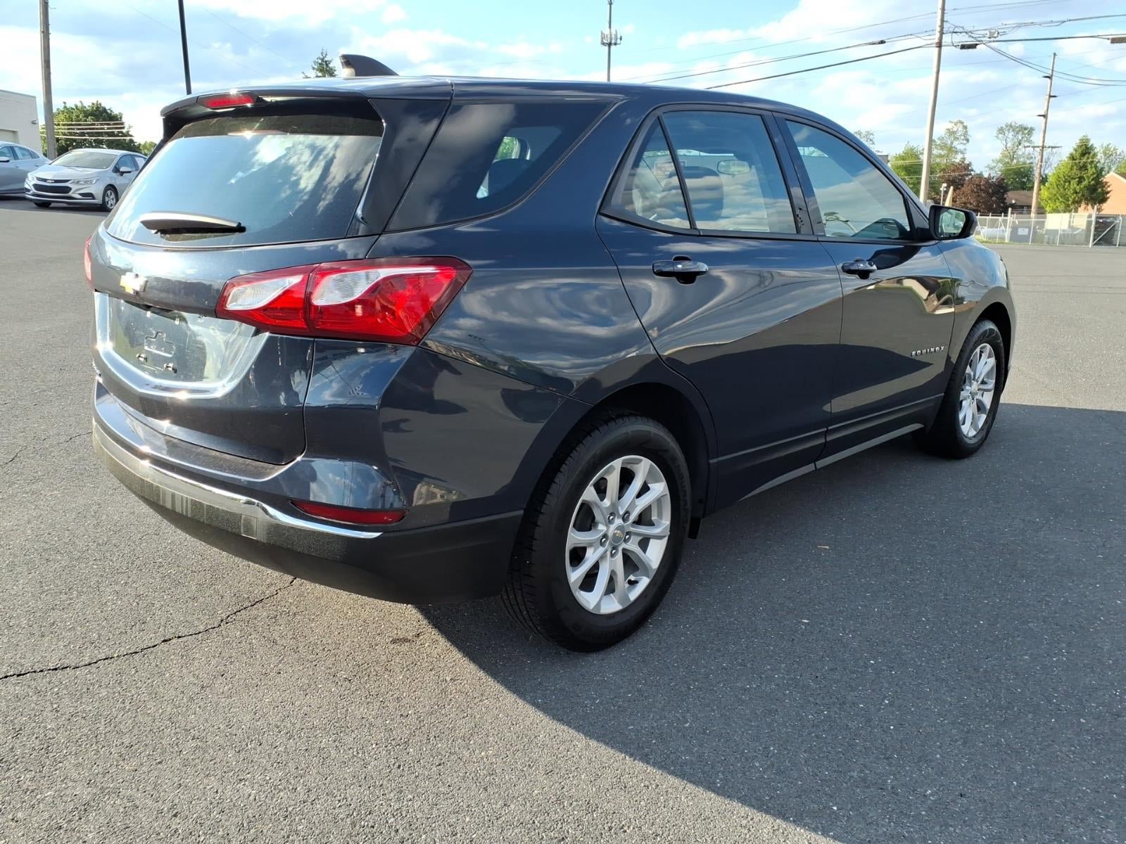 Used 2018 Chevrolet Equinox LS FWD image 3