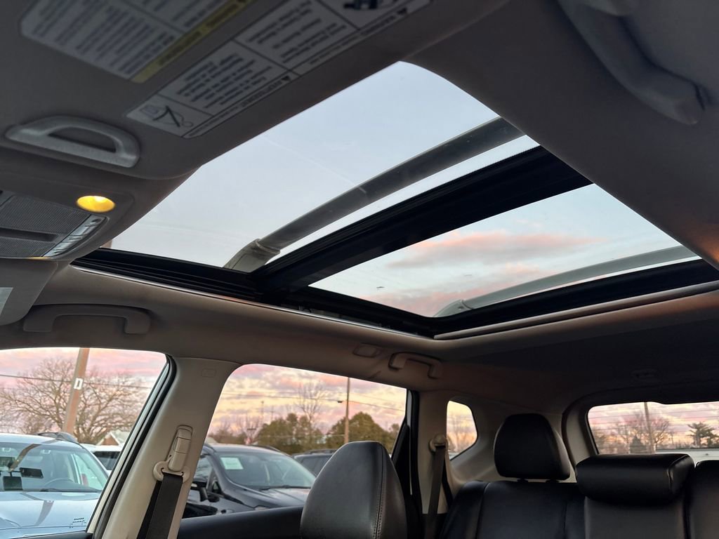 Used 2015 Nissan Rogue SL w/ SL Premium Package image 11