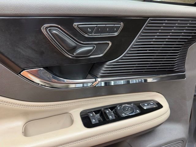 Used 2022 Lincoln Corsair FWD image 19