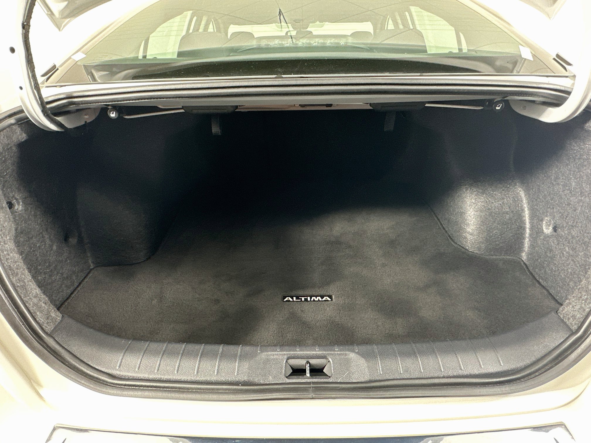 Used 2023 Nissan Altima 2.5 SV FWD image 26