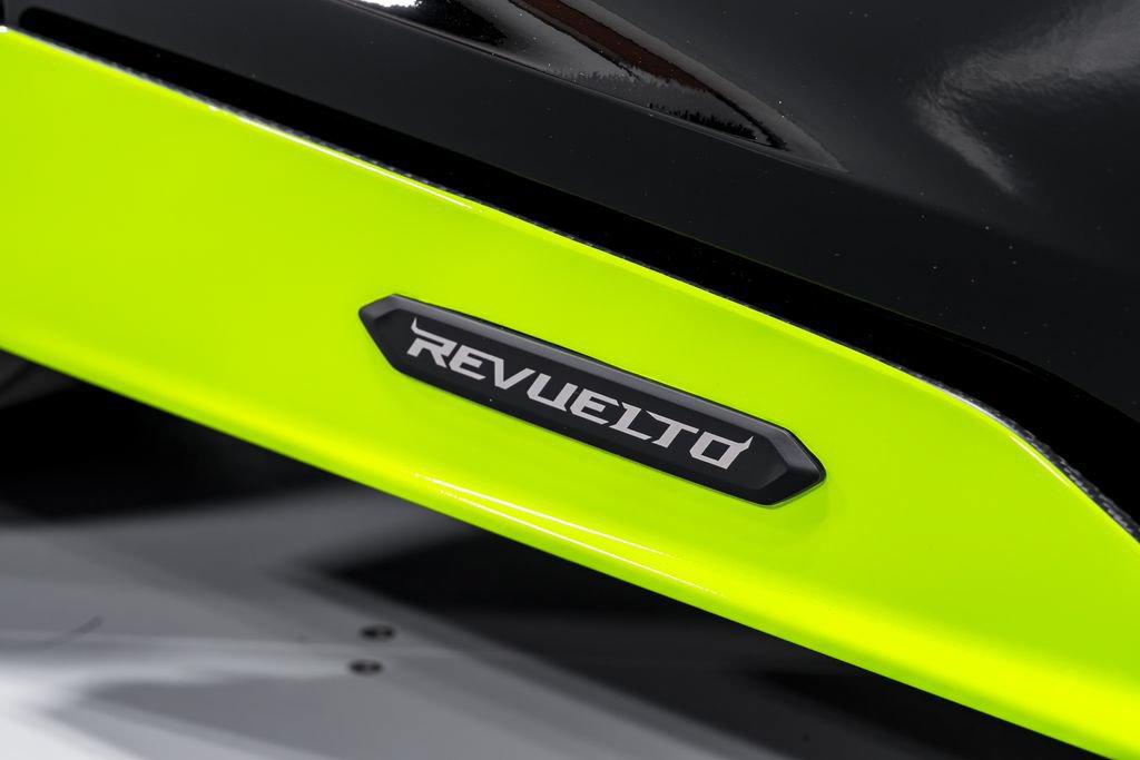 Used 2024 Lamborghini Revuelto AWD/4WD image 47