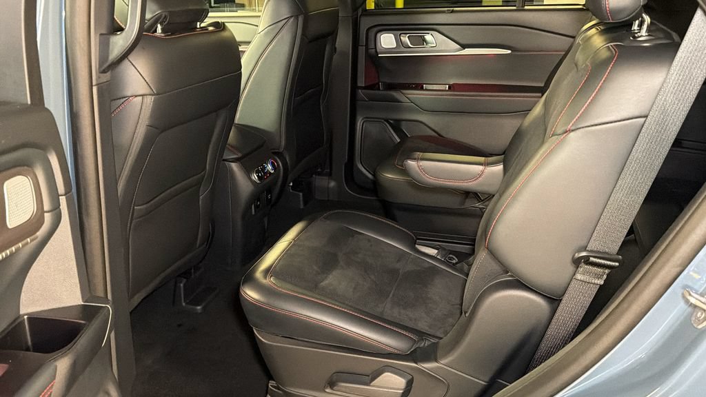 Used 2025 Ford Explorer ST AWD/4WD image 17