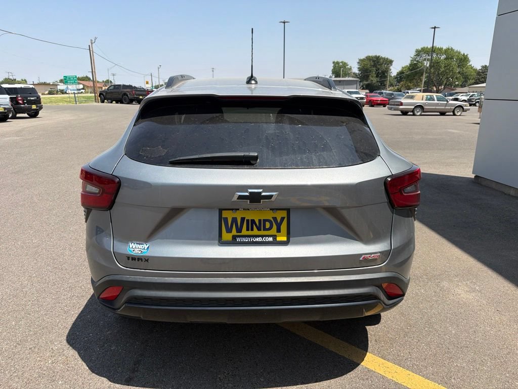 Used 2024 Chevrolet Trax RS w/ Driver Confidence Package FWD image 4