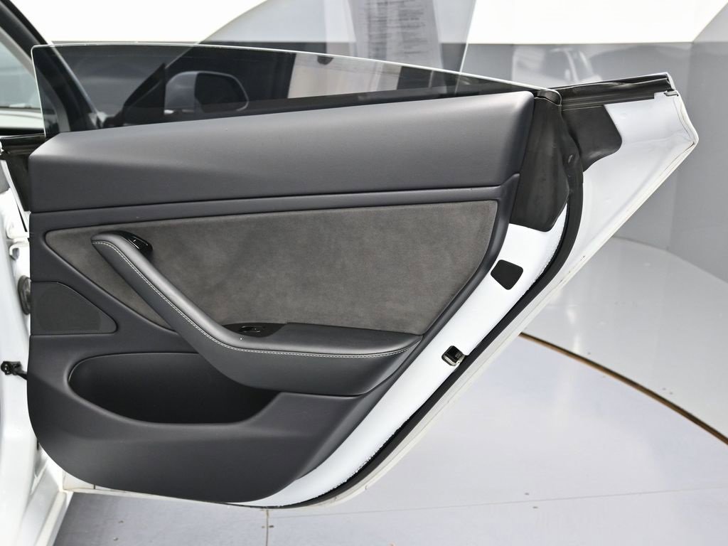 Used 2019 Tesla Model 3 Standard Range Plus image 40