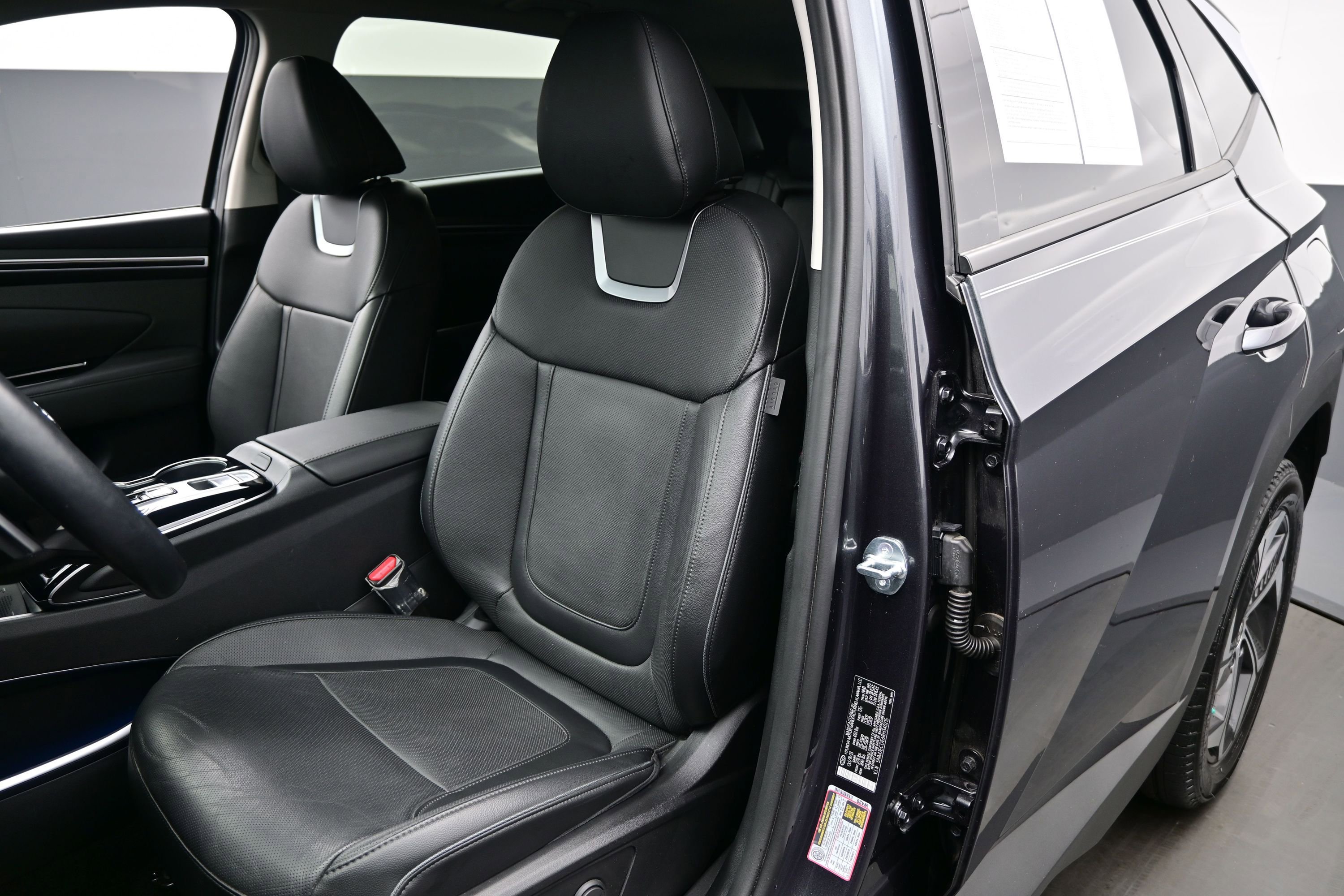 Certified 2024 Hyundai Tucson Limited AWD/4WD image 12
