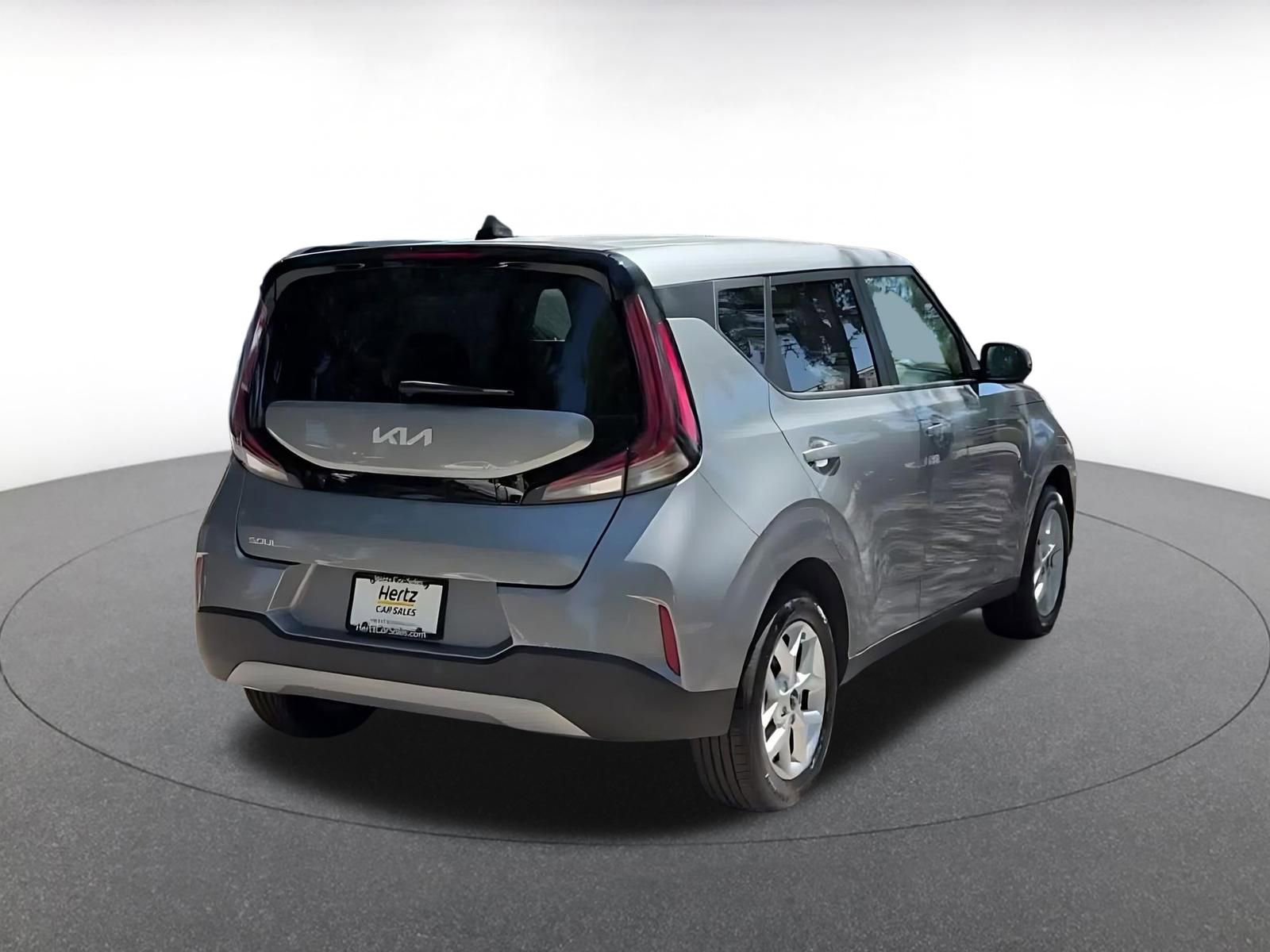Used 2025 Kia Soul LX w/ LX Technology Package FWD image 16