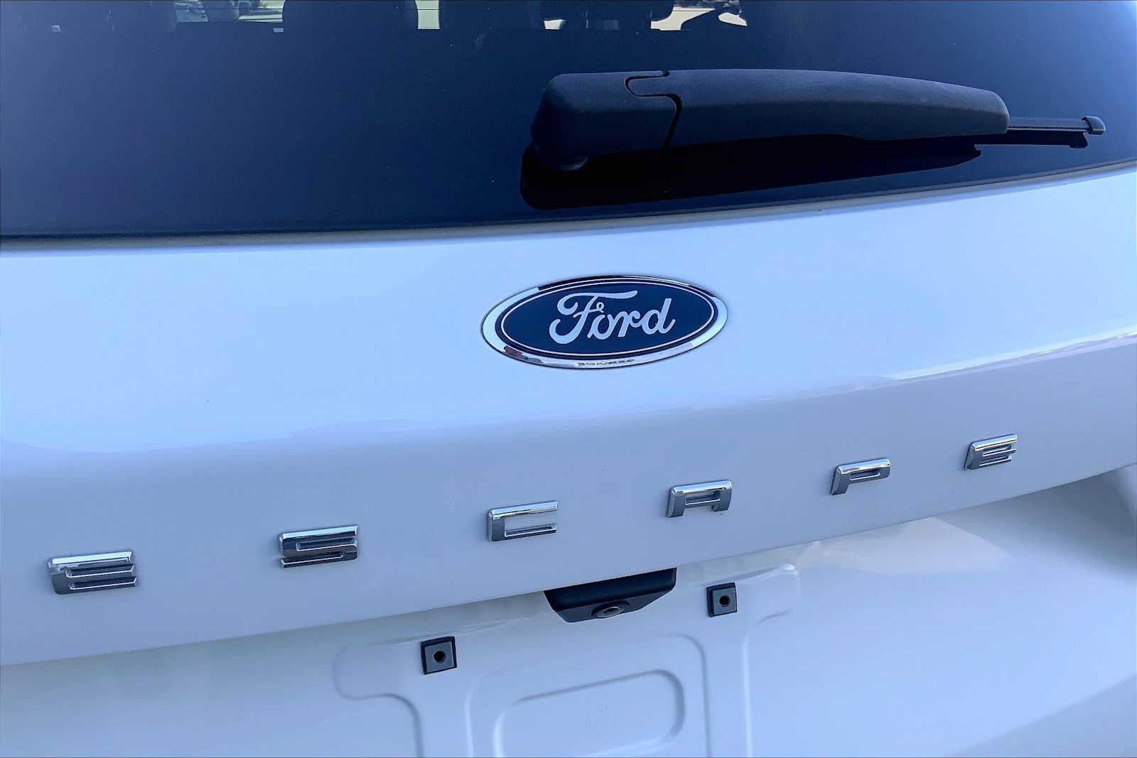 Used 2020 Ford Escape Titanium FWD image 33