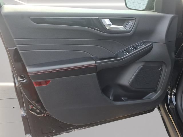Used 2025 Ford Escape ST-Line Select AWD/4WD image 8
