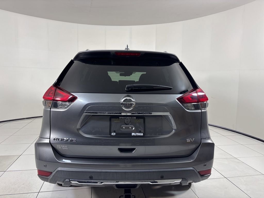 Used 2020 Nissan Rogue SV image 4