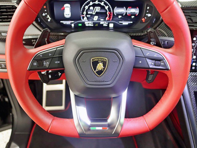 Used 2022 Lamborghini Urus AWD/4WD image 21