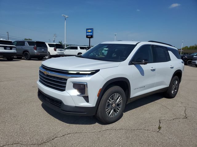 New 2027 Chevrolet Traverse LT w/ Driver Confidence Package FWD image 2