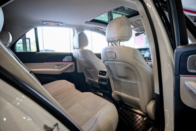 Used 2020 Mercedes-Benz GLE 350 4MATIC w/ Premium Package image 20