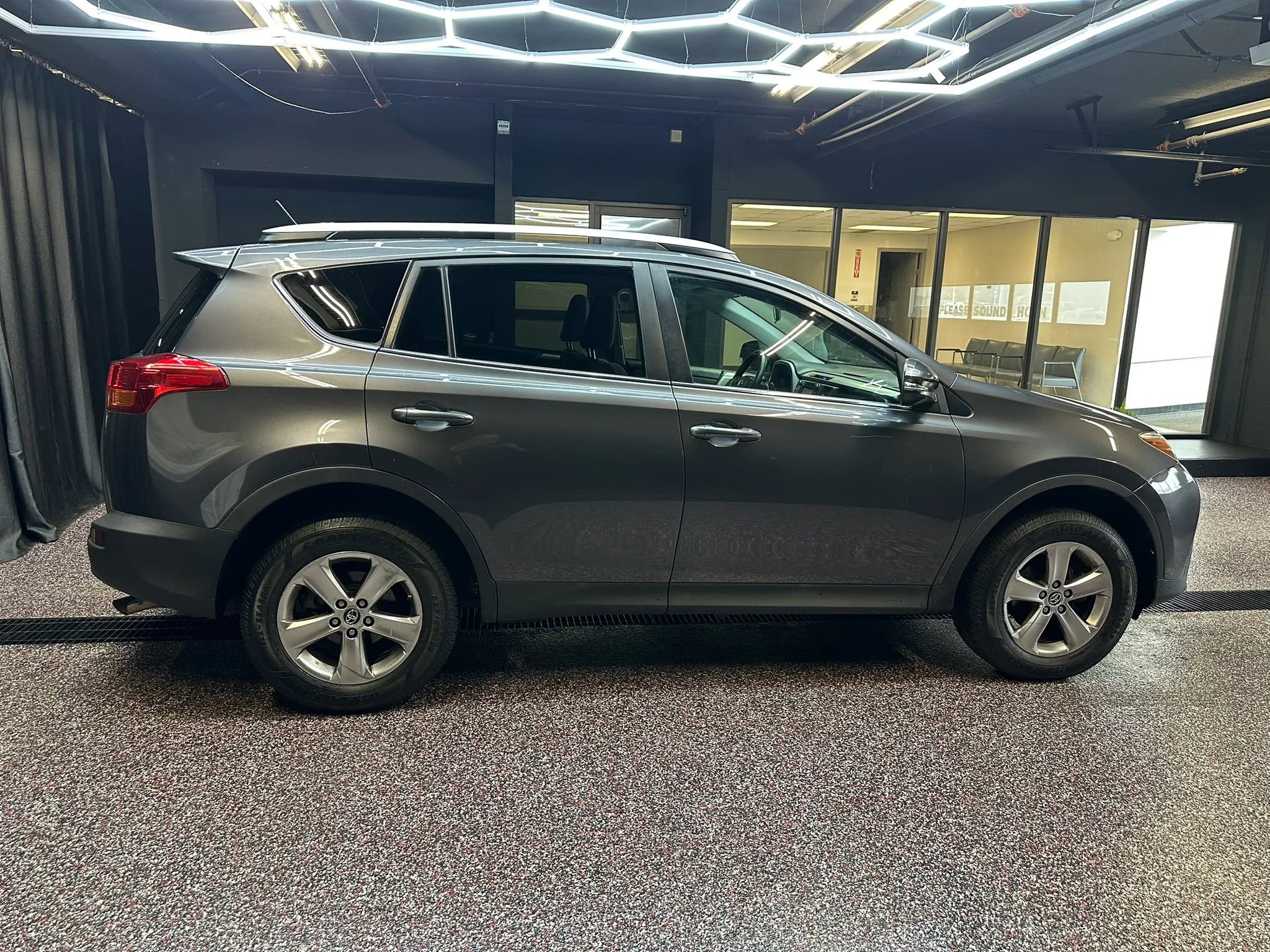 Used 2015 Toyota RAV4 XLE image 34